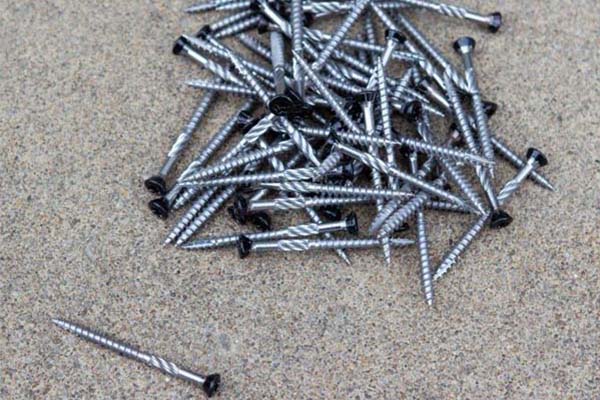 Gevelschroef rvs zwarte kop dikte 4,0 mm100 stuks