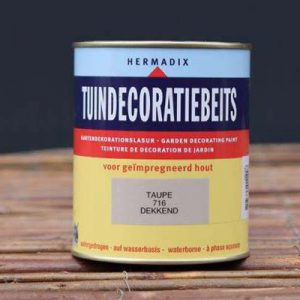 Steigerhoutbeits antreciet